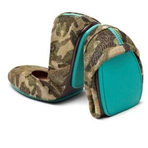 Tieks Incognito Calouflage Flats-browns,greens, and gold coloring.